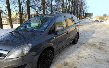 Opel Zafira B, 2012 год, 880 000 рублей, 2 фотография