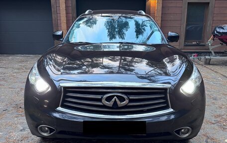 Infiniti QX70, 2013 год, 2 100 000 рублей, 2 фотография