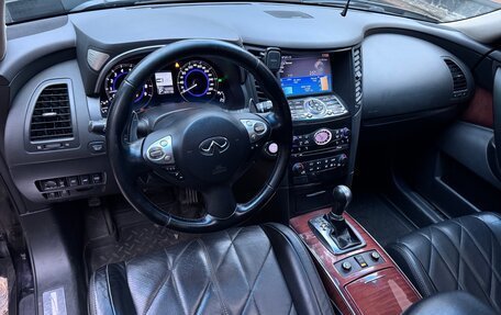 Infiniti QX70, 2013 год, 2 100 000 рублей, 8 фотография