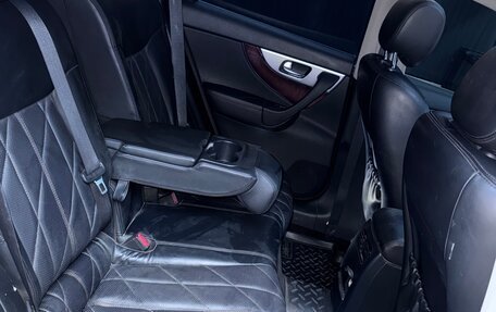 Infiniti QX70, 2013 год, 2 100 000 рублей, 11 фотография