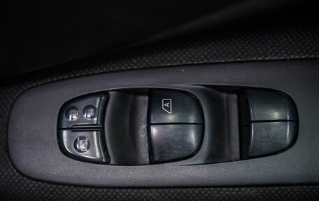 Nissan Serena IV, 2011 год, 1 350 000 рублей, 24 фотография