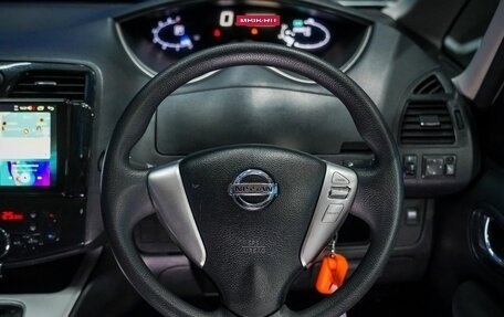 Nissan Serena IV, 2011 год, 1 350 000 рублей, 26 фотография