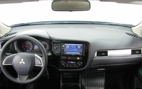 Mitsubishi Outlander III рестайлинг 3, 2014 год, 1 349 000 рублей, 11 фотография