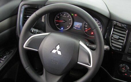 Mitsubishi Outlander III рестайлинг 3, 2014 год, 1 349 000 рублей, 12 фотография