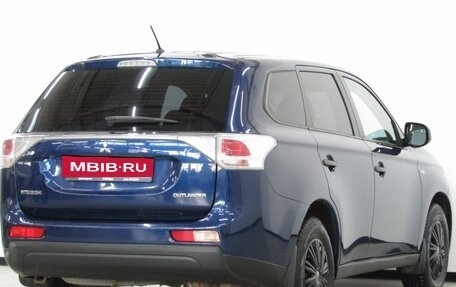 Mitsubishi Outlander III рестайлинг 3, 2014 год, 1 349 000 рублей, 5 фотография