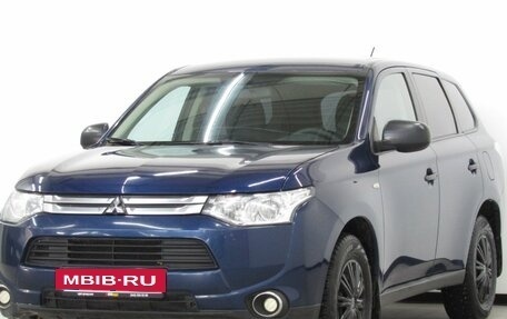 Mitsubishi Outlander III рестайлинг 3, 2014 год, 1 349 000 рублей, 2 фотография
