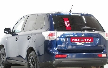 Mitsubishi Outlander III рестайлинг 3, 2014 год, 1 349 000 рублей, 4 фотография