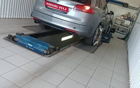 Opel Insignia II рестайлинг, 2010 год, 870 000 рублей, 10 фотография