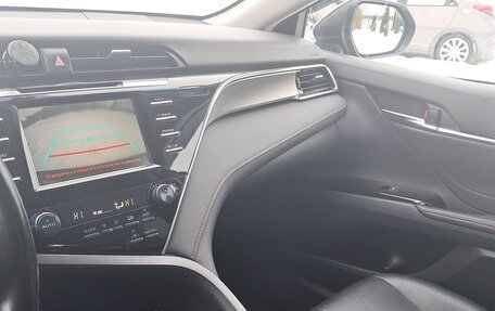 Toyota Camry, 2019 год, 1 870 000 рублей, 11 фотография