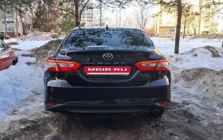 Toyota Camry, 2019 год, 1 870 000 рублей, 7 фотография