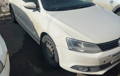 Volkswagen Jetta VI, 2013 год, 910 000 рублей, 3 фотография