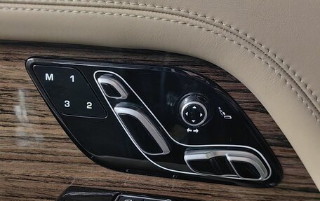 Land Rover Range Rover IV рестайлинг, 2019 год, 6 100 000 рублей, 20 фотография