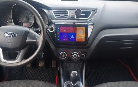 KIA Rio III рестайлинг, 2013 год, 850 000 рублей, 10 фотография