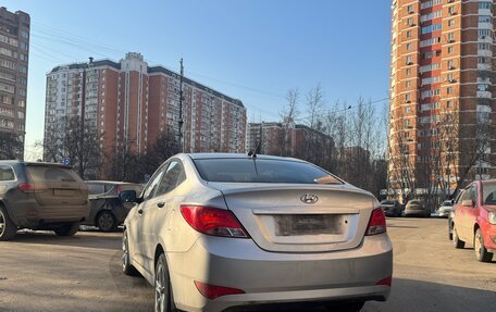 Hyundai Solaris II рестайлинг, 2015 год, 630 000 рублей, 3 фотография