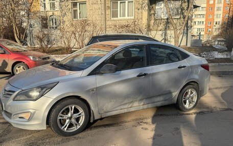 Hyundai Solaris II рестайлинг, 2015 год, 630 000 рублей, 4 фотография