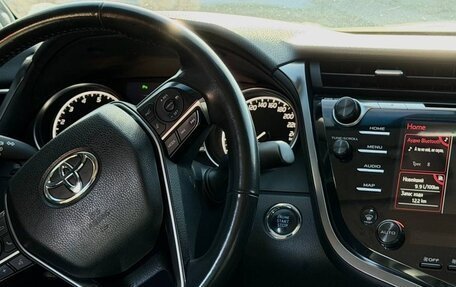 Toyota Camry, 2018 год, 2 670 000 рублей, 10 фотография