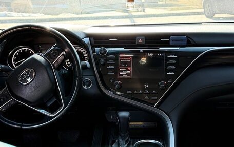 Toyota Camry, 2018 год, 2 670 000 рублей, 7 фотография