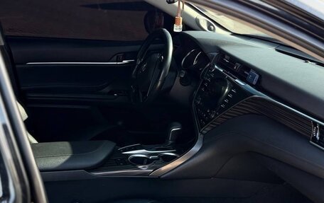 Toyota Camry, 2018 год, 2 670 000 рублей, 9 фотография