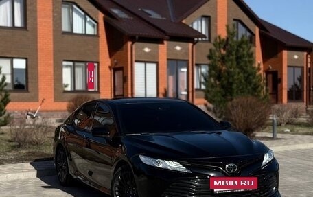 Toyota Camry, 2018 год, 2 670 000 рублей, 2 фотография