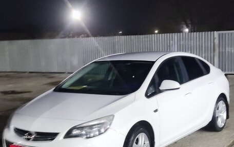 Opel Astra J, 2013 год, 780 000 рублей, 1 фотография