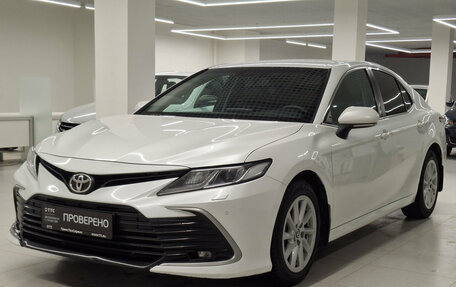 Toyota Camry, 2022 год, 3 100 000 рублей, 5 фотография