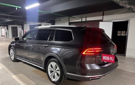 Volkswagen Passat B8 рестайлинг, 2018 год, 3 350 000 рублей, 15 фотография