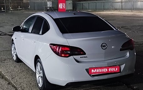 Opel Astra J, 2013 год, 780 000 рублей, 4 фотография
