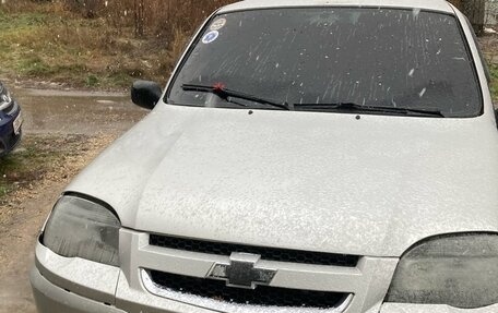 Chevrolet Niva I рестайлинг, 2003 год, 228 000 рублей, 1 фотография