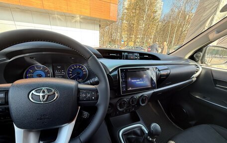 Toyota Hilux VIII, 2018 год, 2 600 000 рублей, 11 фотография