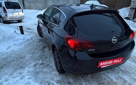 Opel Astra J, 2011 год, 490 000 рублей, 3 фотография