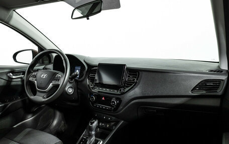 Hyundai Solaris II рестайлинг, 2021 год, 1 699 700 рублей, 9 фотография