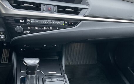 Lexus ES VII, 2020 год, 3 950 000 рублей, 10 фотография