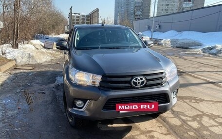 Toyota Hilux VIII, 2019 год, 2 699 000 рублей, 2 фотография
