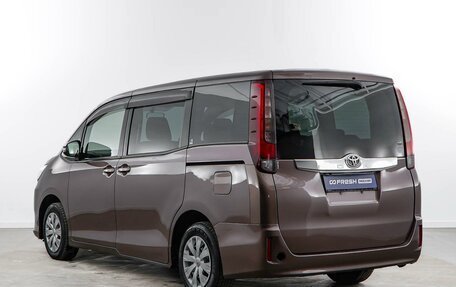 Toyota Noah III, 2017 год, 1 738 888 рублей, 2 фотография