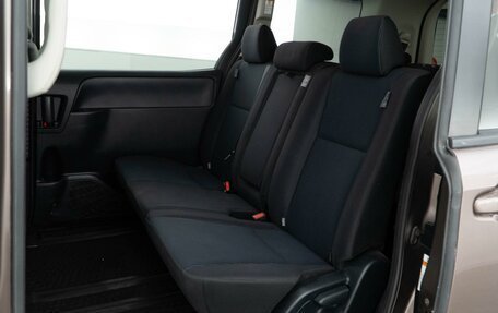 Toyota Noah III, 2017 год, 1 738 888 рублей, 7 фотография