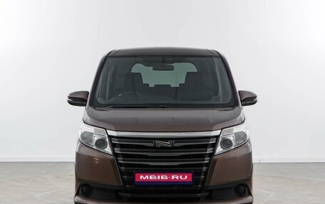 Toyota Noah III, 2017 год, 1 738 888 рублей, 3 фотография