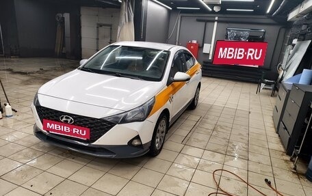 Hyundai Solaris II рестайлинг, 2021 год, 1 200 000 рублей, 2 фотография