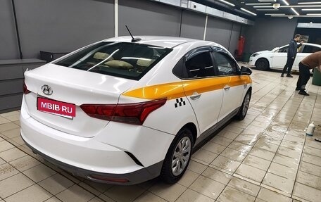 Hyundai Solaris II рестайлинг, 2021 год, 1 200 000 рублей, 5 фотография