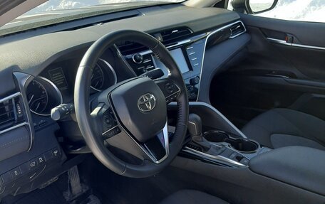 Toyota Camry, 2020 год, 2 900 000 рублей, 10 фотография