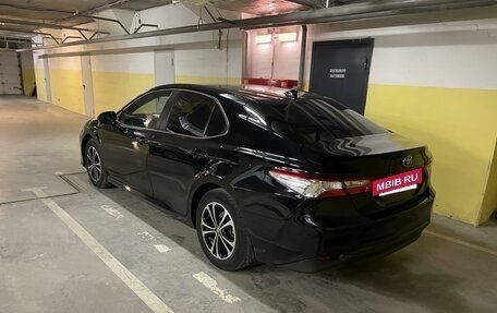 Toyota Camry, 2020 год, 2 900 000 рублей, 3 фотография