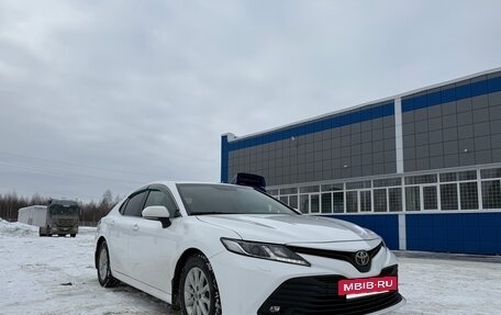 Toyota Camry, 2018 год, 2 700 000 рублей, 2 фотография