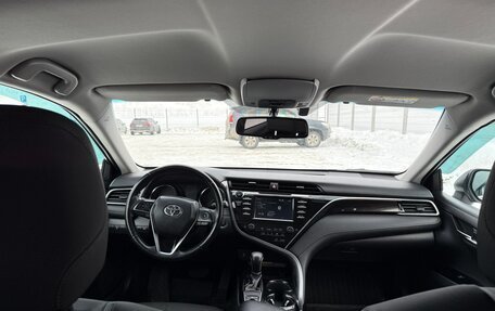 Toyota Camry, 2018 год, 2 700 000 рублей, 15 фотография