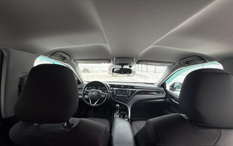 Toyota Camry, 2018 год, 2 700 000 рублей, 14 фотография