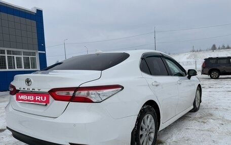 Toyota Camry, 2018 год, 2 700 000 рублей, 8 фотография