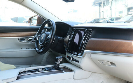 Volvo S90 II рестайлинг, 2017 год, 2 860 000 рублей, 9 фотография