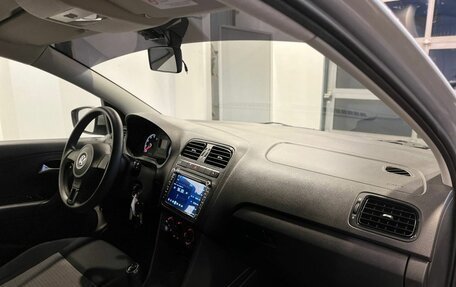 Volkswagen Polo VI (EU Market), 2012 год, 745 000 рублей, 11 фотография