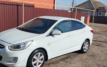 Hyundai Solaris II рестайлинг, 2013 год, 705 000 рублей, 1 фотография