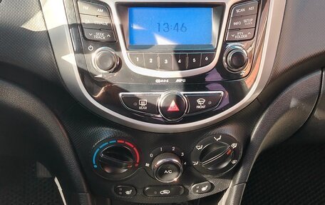 Hyundai Solaris II рестайлинг, 2013 год, 705 000 рублей, 3 фотография