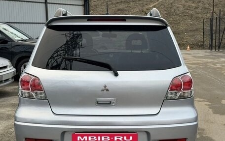 Mitsubishi Outlander III рестайлинг 3, 2004 год, 735 000 рублей, 4 фотография