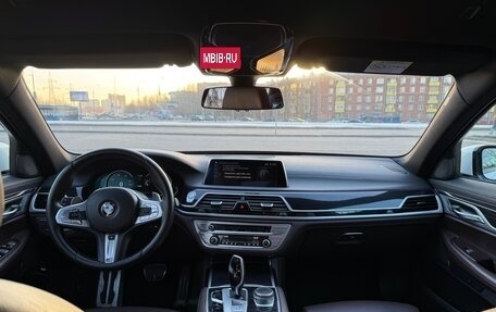 BMW 7 серия, 2018 год, 3 350 000 рублей, 9 фотография